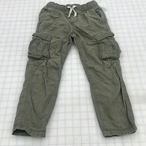 Pocket cargo pants hunter green size 5/6 toddler ( scuff mark by right knee